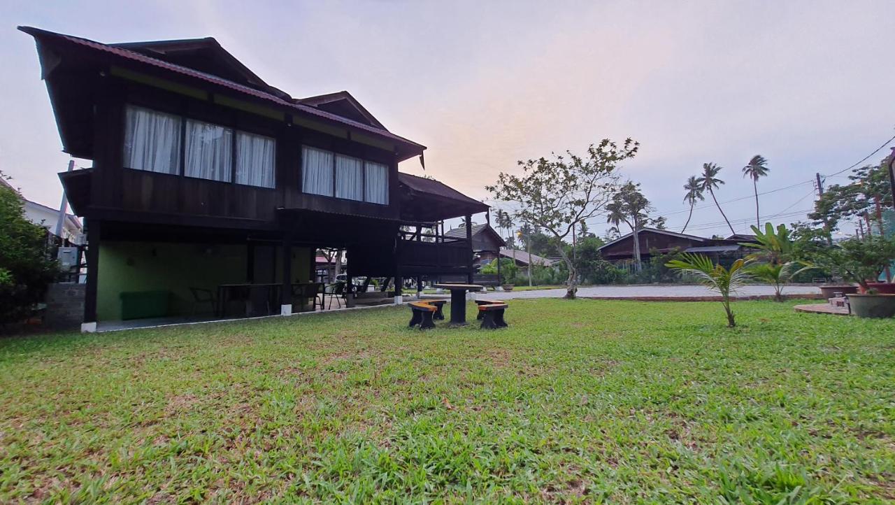 Sayang Di Kaki Bukit Homestay Near Icon City Букит-Мертаджам Экстерьер фото