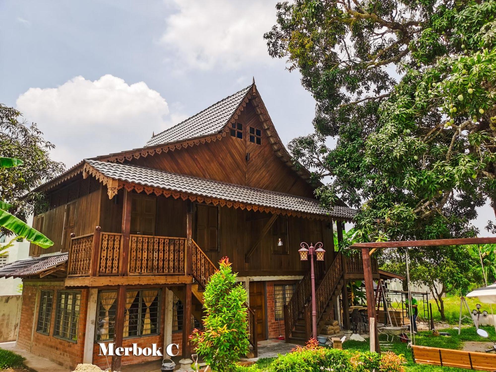 Sayang Di Kaki Bukit Homestay Near Icon City Букит-Мертаджам Экстерьер фото
