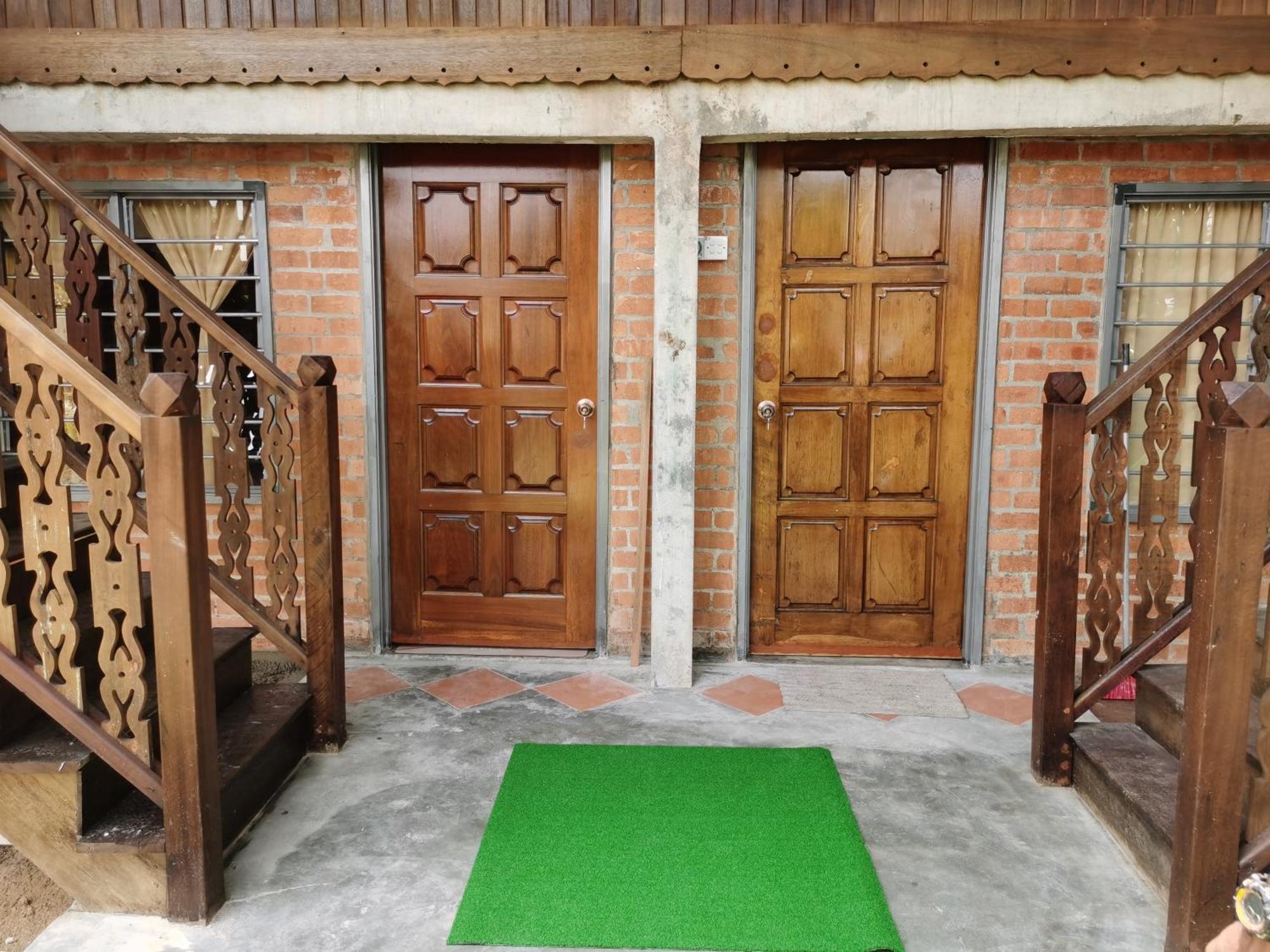 Sayang Di Kaki Bukit Homestay Near Icon City Букит-Мертаджам Экстерьер фото