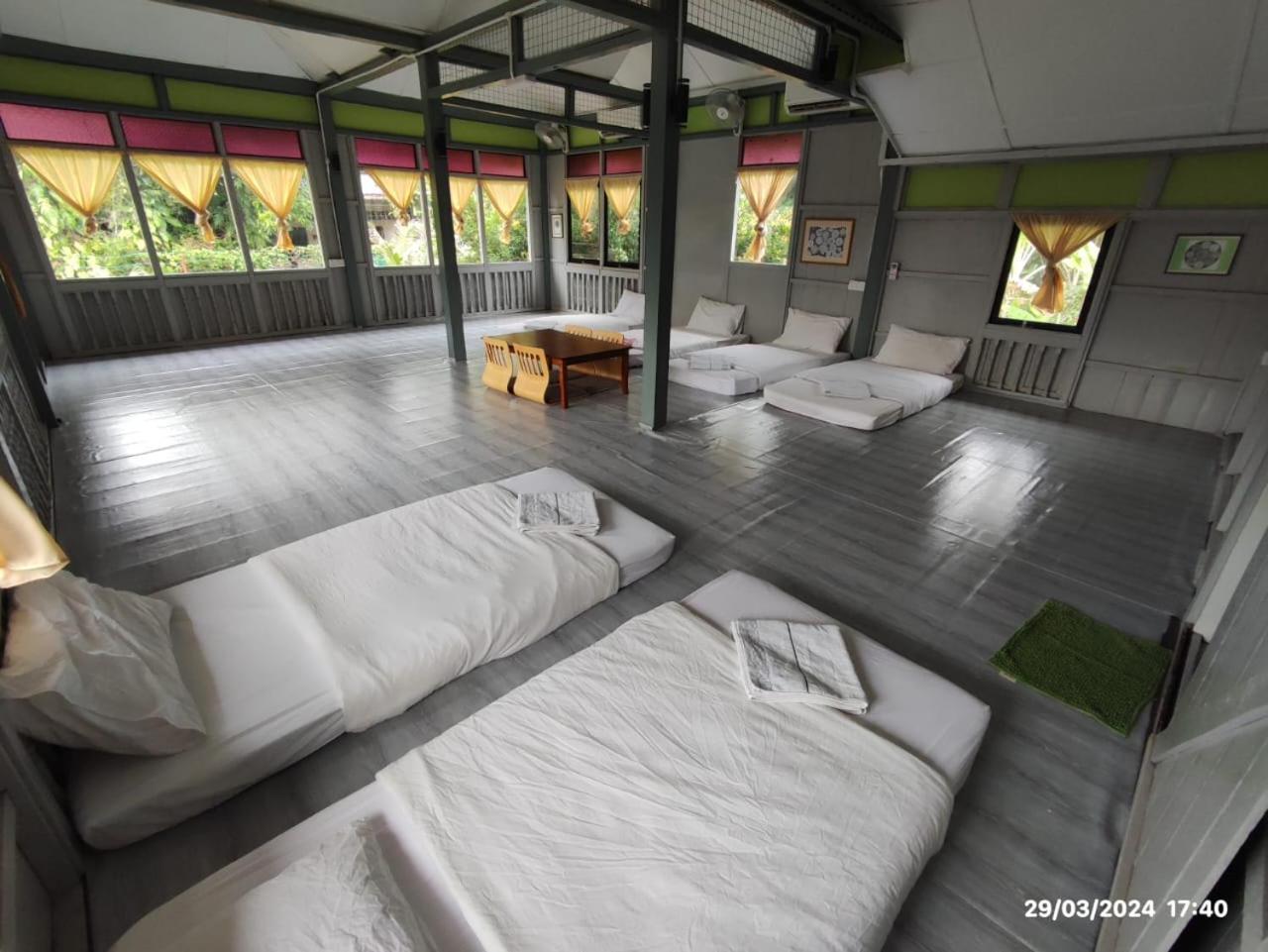 Sayang Di Kaki Bukit Homestay Near Icon City Букит-Мертаджам Экстерьер фото