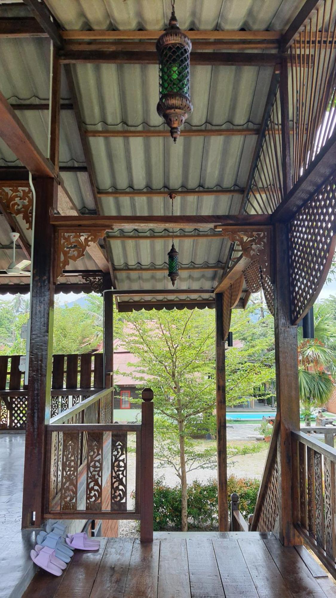 Sayang Di Kaki Bukit Homestay Near Icon City Букит-Мертаджам Экстерьер фото